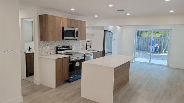 Federal Gardens, 1601 W 13th St, Riviera Beach, Florida 33404, image 2
