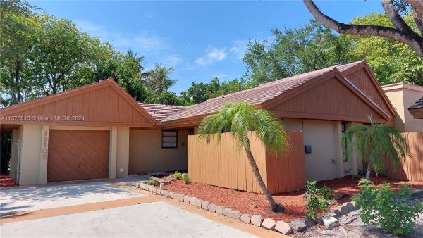 Sky Lake Villas, 19905 NE 10th Place Way, Ives Estates, Florida 33179, image 1