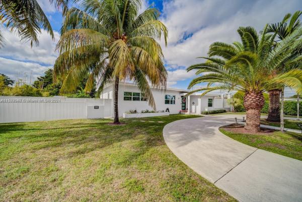 Camner Park, 2040 SW 80th Ct, Westchester, Florida 33155, image 3