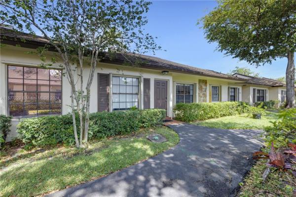 Nova Hills, 7536 Nova Dr #17, Davie, Florida 33317, image 1