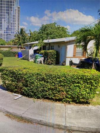 Carters, 3094 Carter St, Miami, Florida 33133, image 3