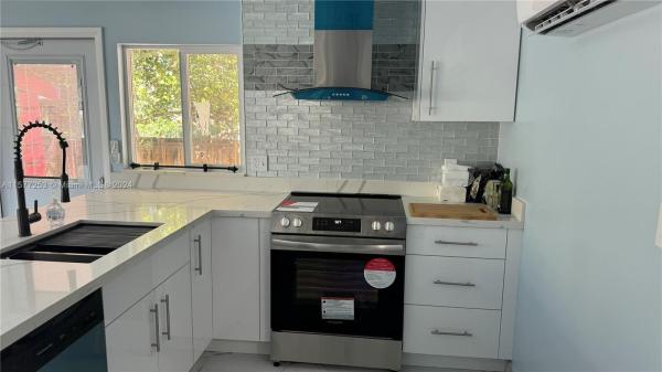 Cleveland Terrace, 1633 Mckinley St #Back Unit, Hollywood, Florida 33020, image 1