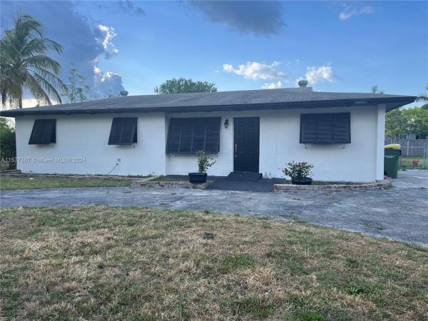Homriv, 1165 NW 15th St, Homestead, Florida 33030, image 1