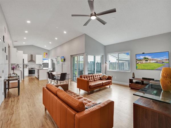 Falcon's Lea Patio Homes, 6031 Swinden Ln, Davie, Florida 33331, image 2
