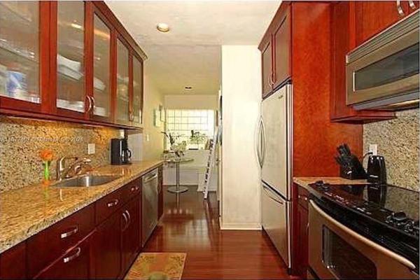 Sunshine Vistas, 4120 Lybyer Ave, Miami, Florida 33133, image 3