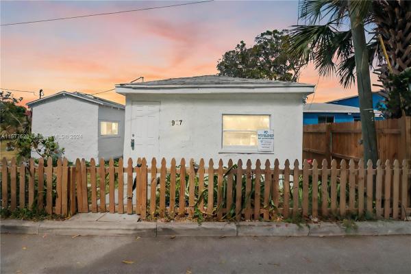 Tamarind Park, 1909 Windsor Ave, West Palm Beach, Florida 33407, image 1