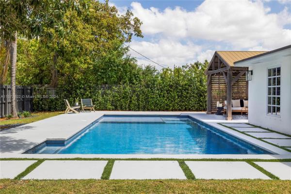 Reid Manor, 5130 SW 69th Ave, Glenvar Heights, Florida 33155, image 1