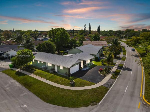 Springtree West, 9336 Springtree Lakes Dr, Sunrise, Florida 33351, image 1
