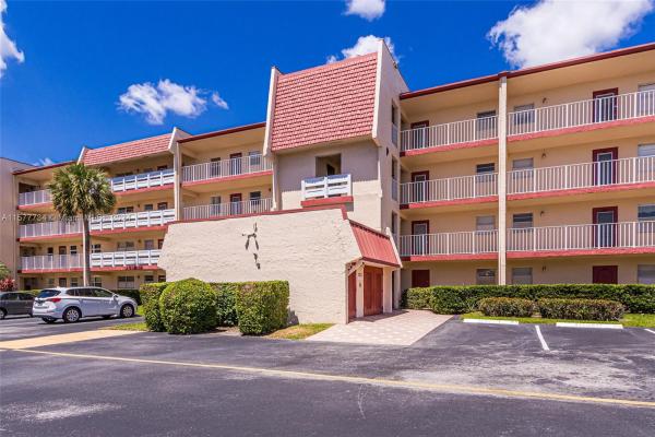 Oriole Golf & Tennis Club 2, 1020 Country Club Dr #405, Margate, Florida 33063, image 1