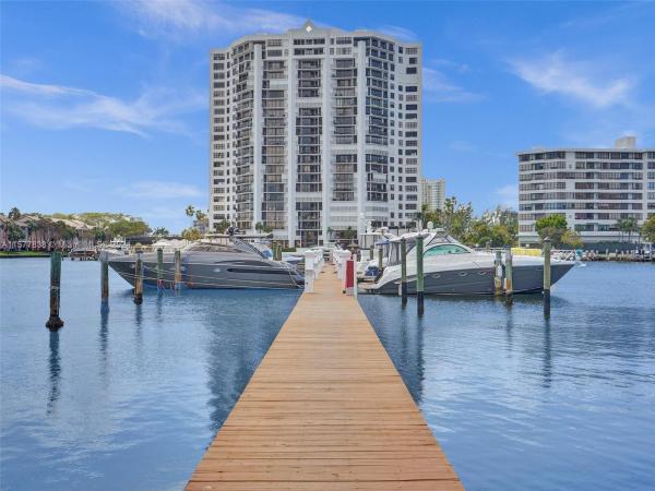Harbourwood Villas, 2665 S Parkview Dr, Hallandale Beach, Florida 33009, image 1