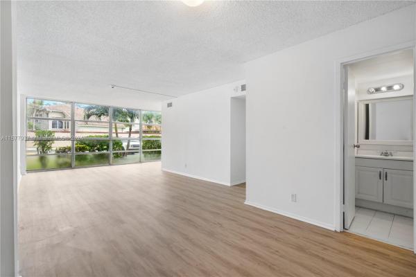 De Soto Park North, 2001 Atlantic Shores Blvd #109, Hallandale Beach, Florida 33009, image 1