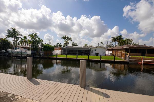 Florian Isles, 1469 NW 10th St, Dania Beach, Florida 33004, image 2