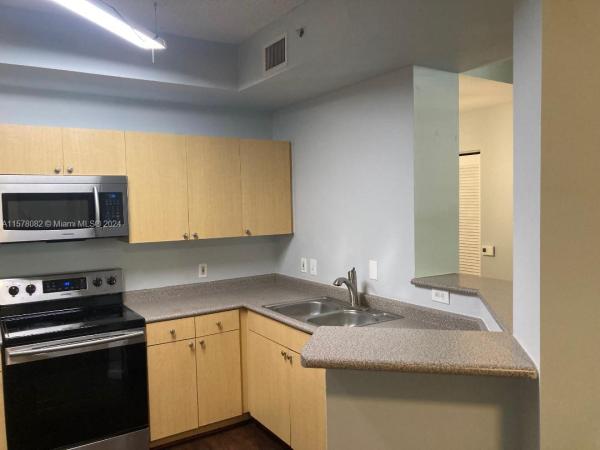 Regent Park At Young Circle, 1919 Van Buren St #108A, Hollywood, Florida 33020, image 1