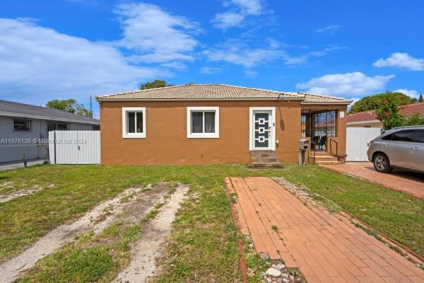 Blake, 440 NW 32nd Pl, Miami, Florida 33125, image 2