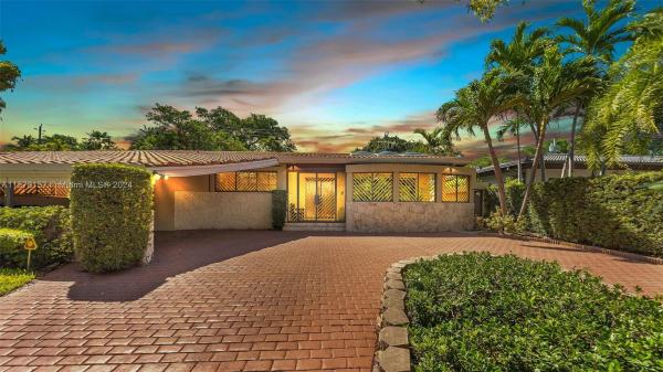 Bay Heights, 285 E Shore Dr E, Miami, Florida 33133, image 1