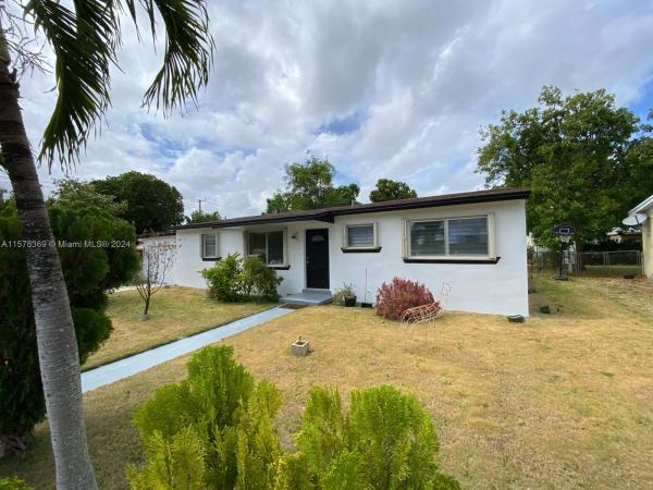 Parkmoor Manor, 81 NW 184th Ter, Miami Gardens, Florida 33169, image 1