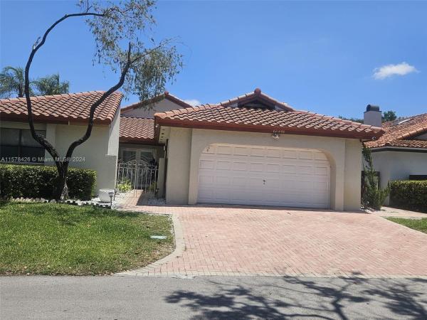 The Moors, Hialeah, Florida 33015, image 3