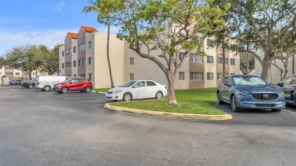 Mirassou, 6065 NW 186th St #302, Hialeah, Florida 33015, image 2