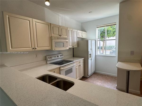 Solabella, Miami Gardens, Florida 33169, image 2