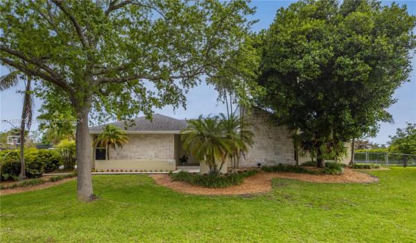 Bel Aire, 8860 SW 181st Ter, Palmetto Bay, Florida 33157, image 1