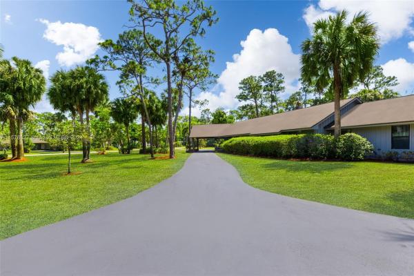 121 Pine Trl, West Palm Beach, Florida 33415, image 3