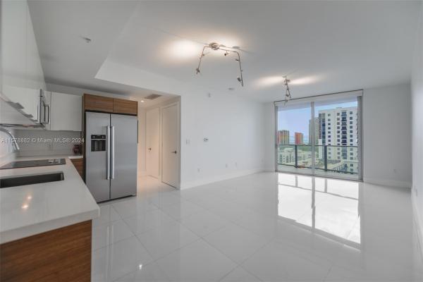 Brickell Ten, 1010 SW 2nd Ave #1410, Miami, Florida 33130, image 3