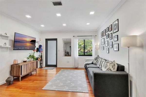 Durham Village, 1030 NW 43rd St, Miami, Florida 33127, image 3