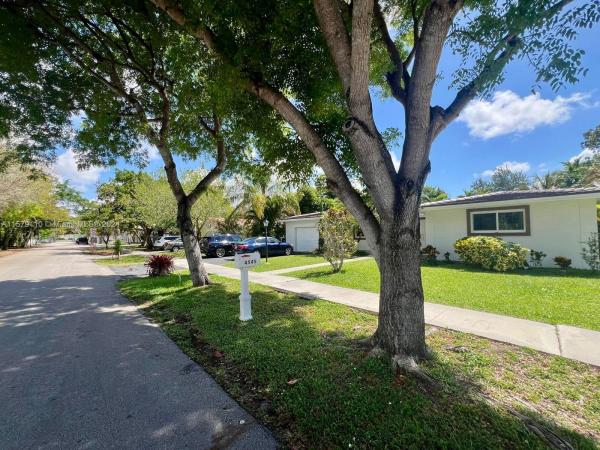 4545 SW 58th Ave, Unincorporated Dade County, Florida 33155, image 3