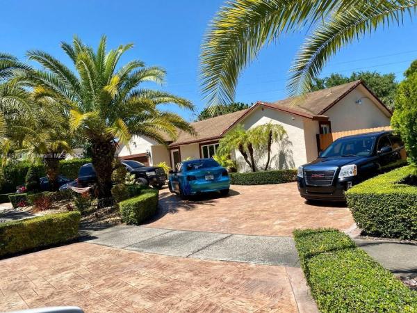 Homestead Lakes Farmlife West, 1695 N Bluebird Ln N Bluebird Ln, Homestead, Florida 33035, image 1