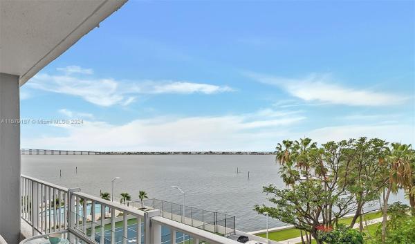 Brickell Harbour, 200 SE 15th Rd #6J, Miami, Florida 33129, image 1