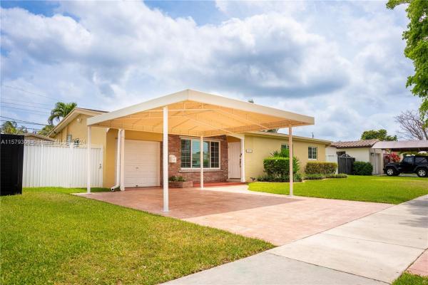 Darlington Manor, 5801 SW 94th Pl, Sunset, Florida 33173, image 1