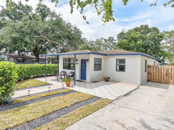 Hollywood Beach Gardens, 5647 Lincoln St, Hollywood, Florida 33021, image 1
