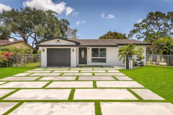 Parkview Manor, 5070 SW 29th Way, Dania Beach, Florida 33312, image 1