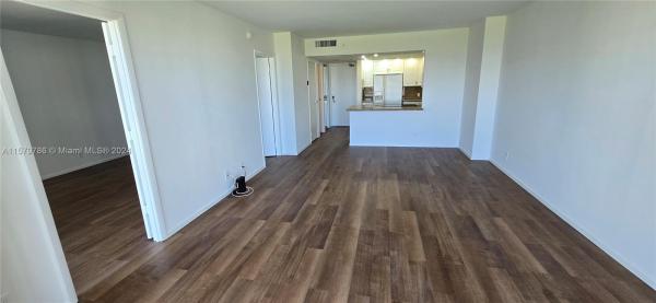 Coronado Tower 2, 20301 W Country Club Dr #2527, Aventura, Florida 33180, image 3