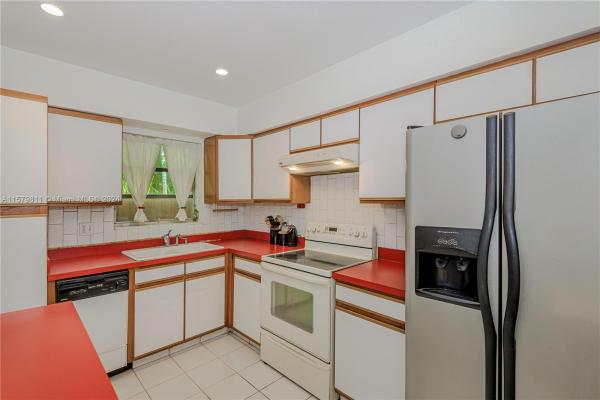 Hollywood Lakes, 1545 Harrison St, Hollywood, Florida 33020, image 3