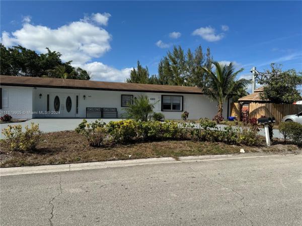 Pine Air, 4027 Pot O Gold St, Palm Beach, Florida 33406, image 1