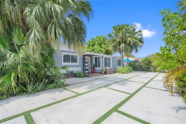 Orange Estates, 10320 SW 40th Ter, Westwood Lakes, Florida 33165, image 1
