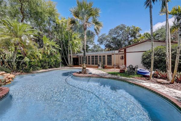 Eastgrove East, 15202 SW 80th Ave, Palmetto Bay, Florida 33157, image 1