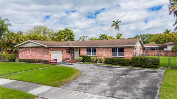 Kendale South, 10471 SW 110th St, Kendall, Florida 33176, image 2