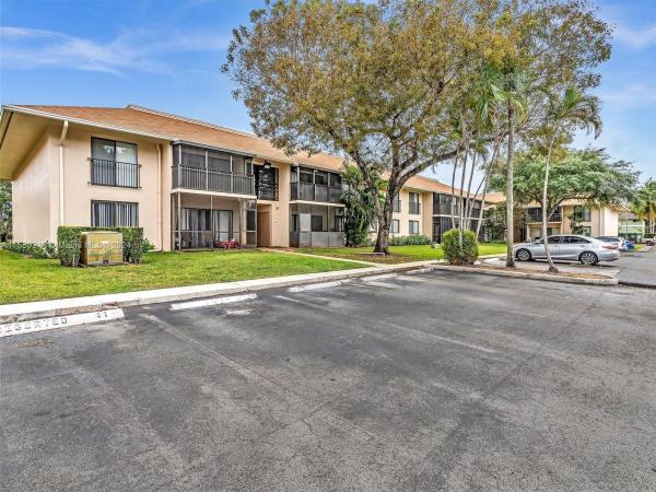 Hampton Court, Hollywood, Florida 33023, image 1
