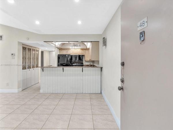 Hampton Court, Hollywood, Florida 33023, image 3