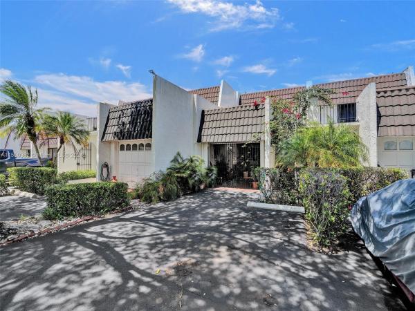 Hilltop, 9023 SW 62nd Ter #4-J, Sunset, Florida 33173, image 1