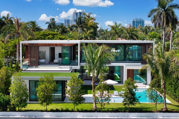 Sunset Islands, 2700 Sunset Dr, Miami Beach, Florida 33140, image 1