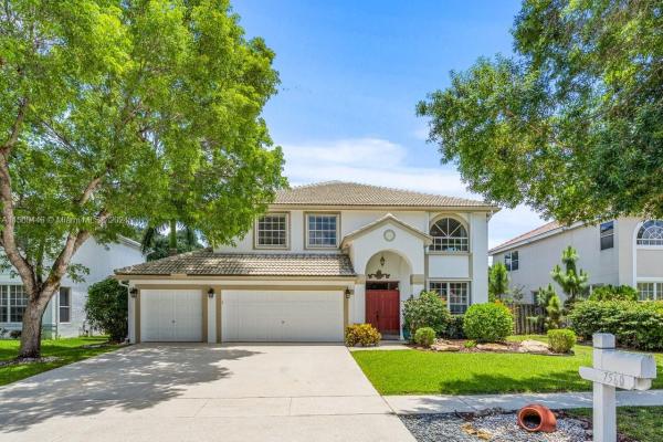 Emerald Isle At Lake Charleston, 7560 Cedar Hurst Ct, Lake Worth Beach, Florida 33467, image 1