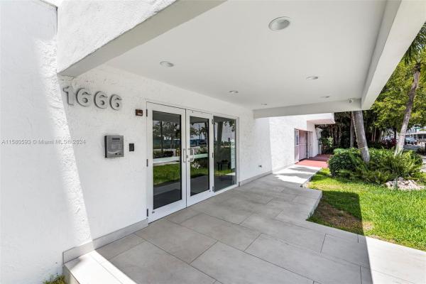 West Bay Gardens, 1666 West Ave #305, Miami Beach, Florida 33139, image 3