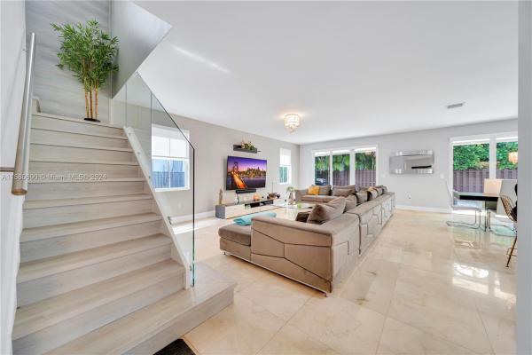 Vintage Estates, 10570 NW 69th Ter, Doral, Florida 33178, image 1