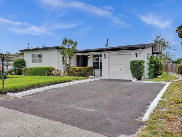Boulevard Gardens, 455 NW 29th Ave, Fort Lauderdale, Florida 33311, image 2