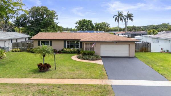 Plantation Park Lakesites, 5520 SW 7th St, Plantation, Florida 33317, image 1