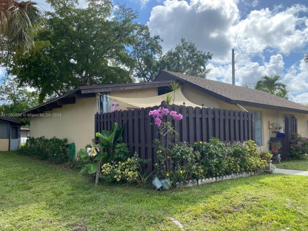 Villas At Carriage Hills, 201 Briarwood Cir #1-7, Hollywood, Florida 33024, image 3