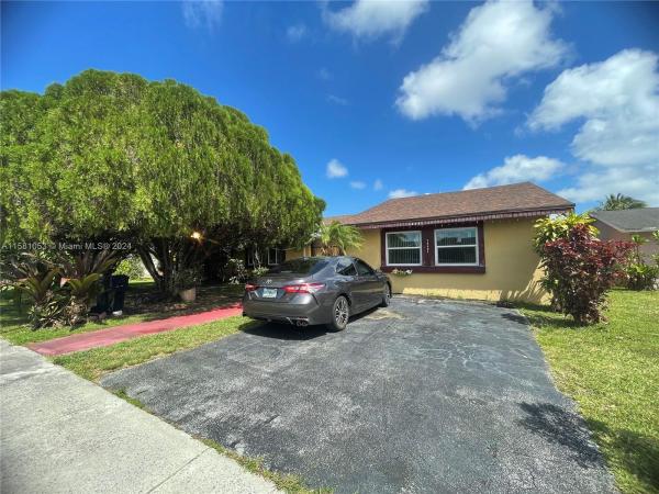 Cantisano, 16531 SW 103rd Pl, Palmetto Estates, Florida 33157, image 2